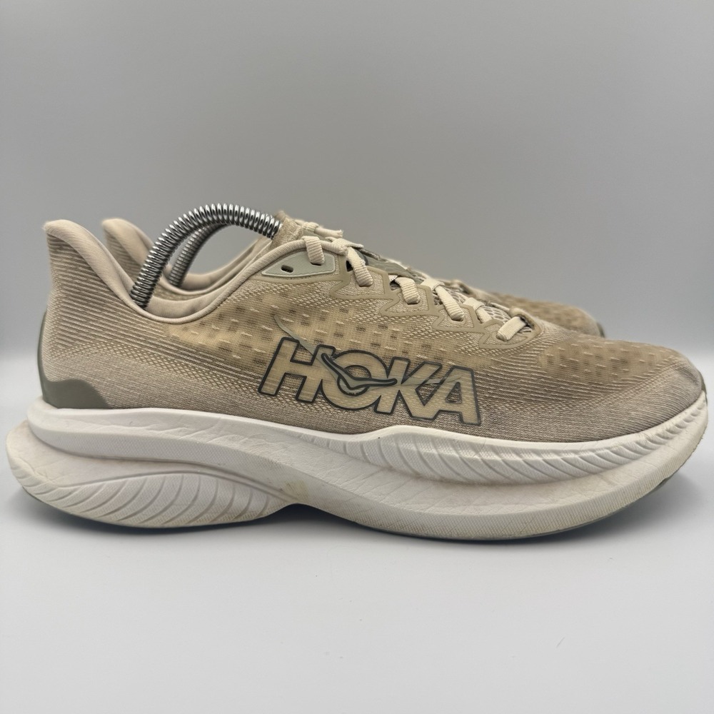 Hoka One One Mach 6 Men's Size 10.5D Beige Gray Running Shoes Athletic Sneakers